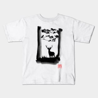 deer in the forest Kids T-Shirt